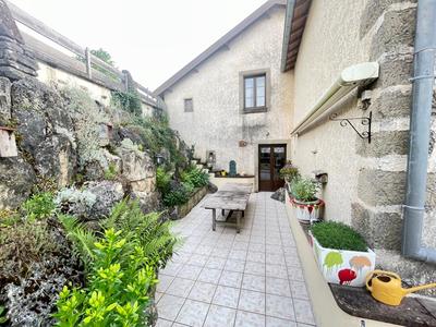 Maison - 212 m² - 8 pièces