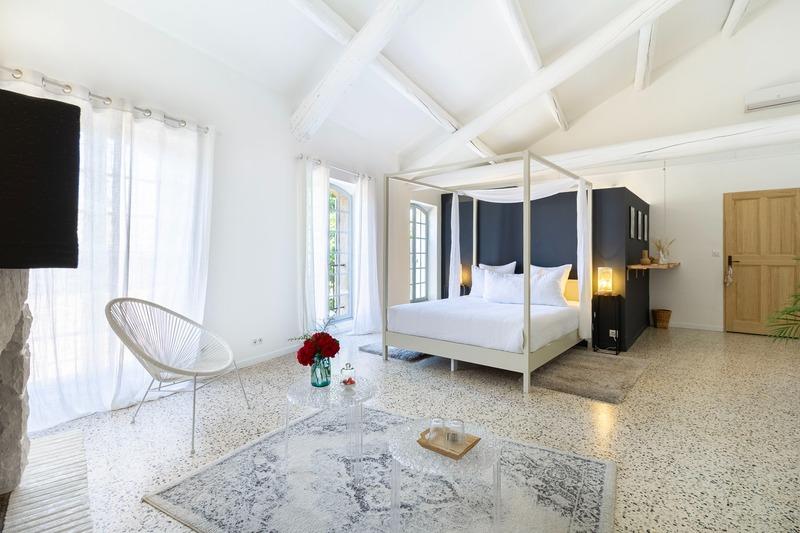 Maison - 455 m² - 12 pièces