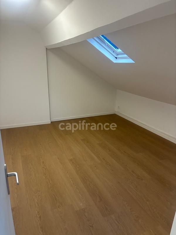 Maison - 147 m² - 9 pièces