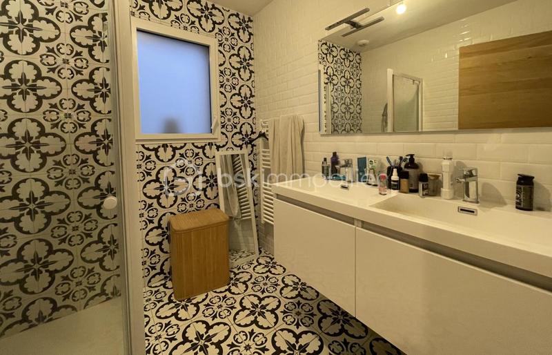 Maison - 167 m² - 9 pièces