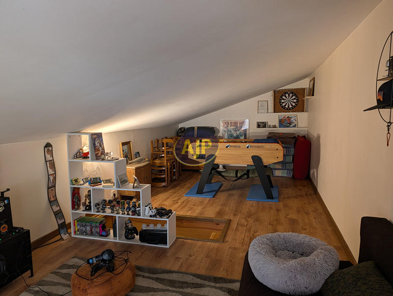 Maison - 99 m² - 5 pièces