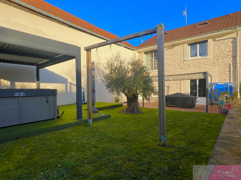 Maison de village - 200 m² - 7 pièces