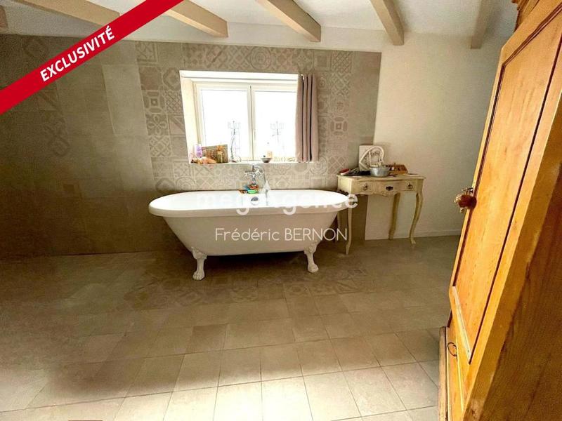 Maison - 194 m² - 6 pièces