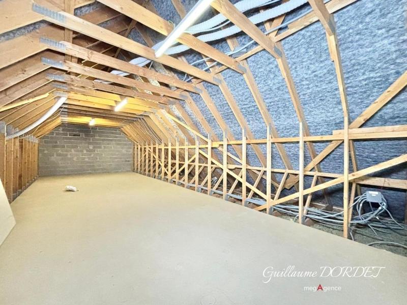 Maison traditionnelle - 110 m² - 4 pièces