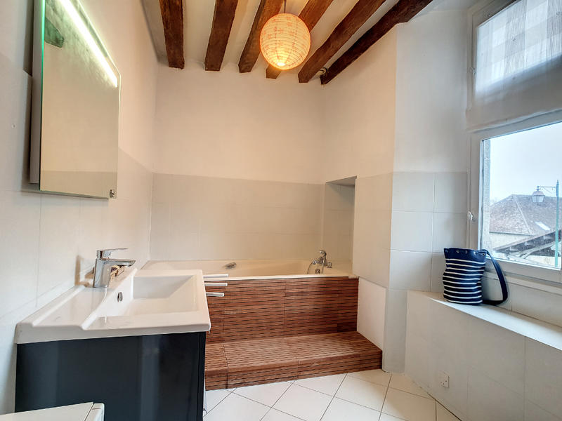 Maison - 340 m² - 10 pièces