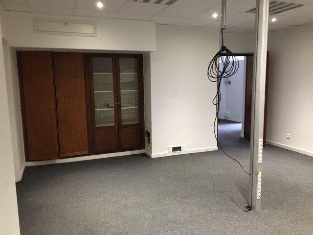 Local commercial - 292 m² - 9 pièces