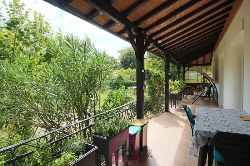 Maison - 190 m² - 8 pièces