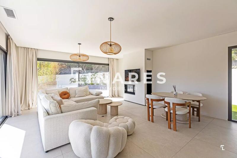 Maison - 170 m² - 6 pièces