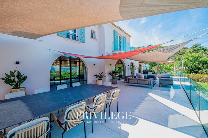 Propriété - 480 m² - 10 pièces