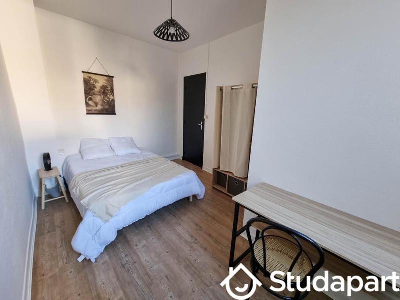 Chambre - 14 m² - 1 pièce