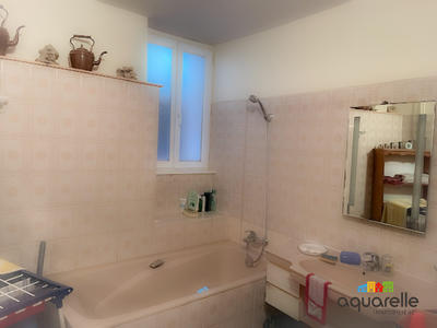 Maison - 182 m² - 9 pièces