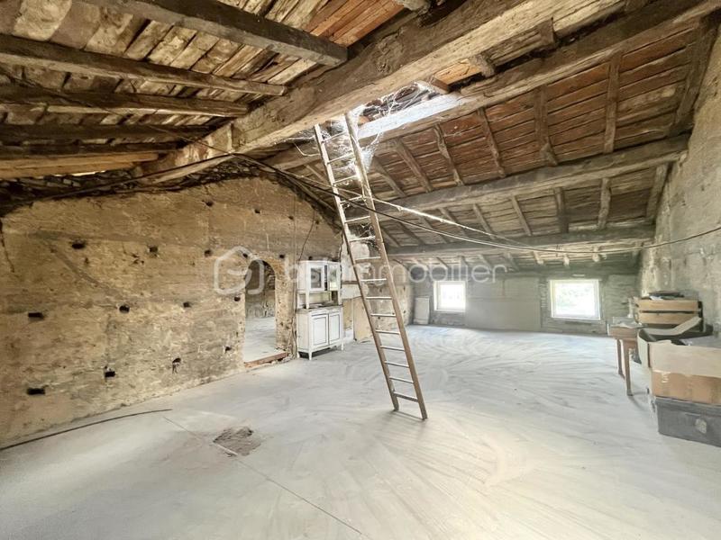 Appartement - 120 m² - 1 pièce