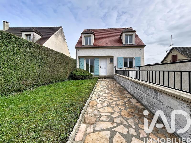 Maison - 92 m² - 5 pièces