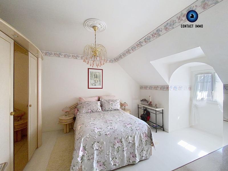 Maison traditionnelle - 200 m² - 7 pièces