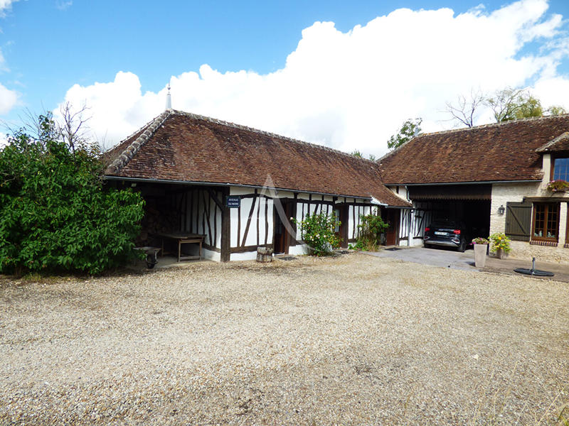 Maison - 303 m² - 7 pièces