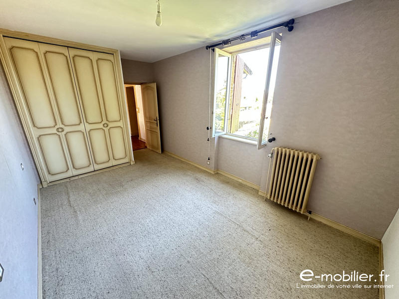 Maison - 216 m² - 7 pièces