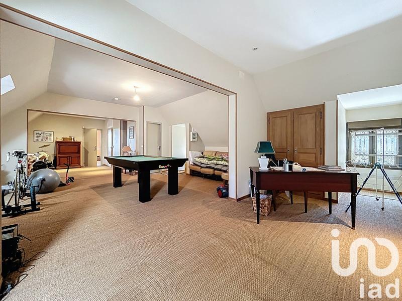 Maison - 280 m² - 8 pièces