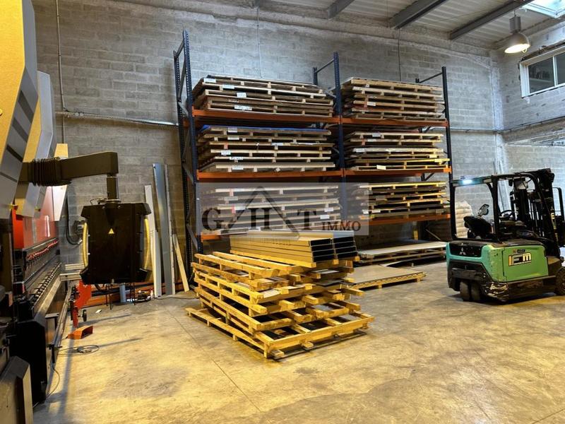 Entrepôt - 372 m²