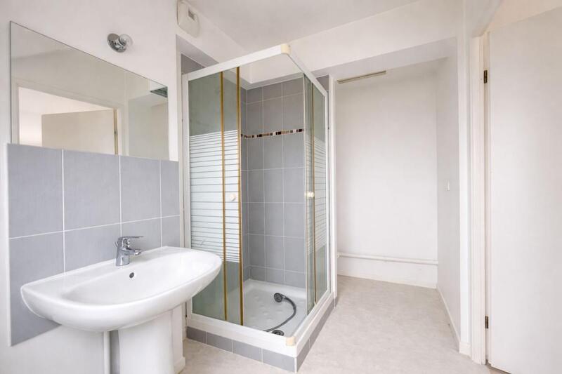 Studio - 30 m² - 1 pièce