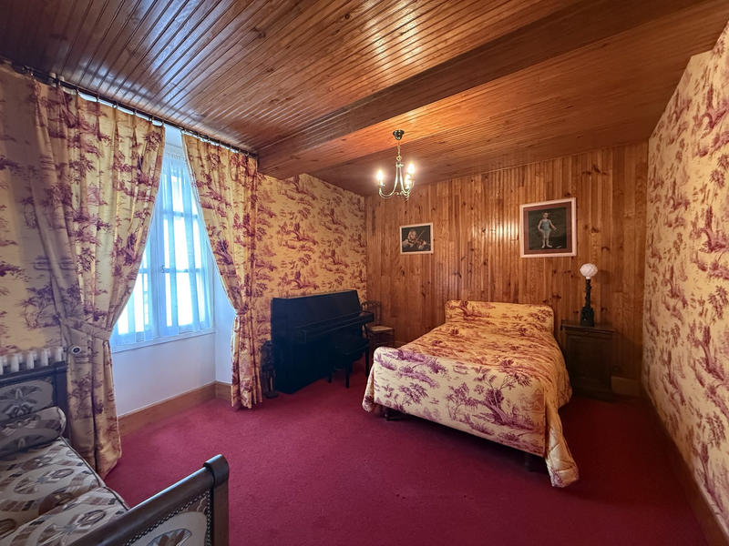 Maison ancienne - 244 m² - 10 pièces