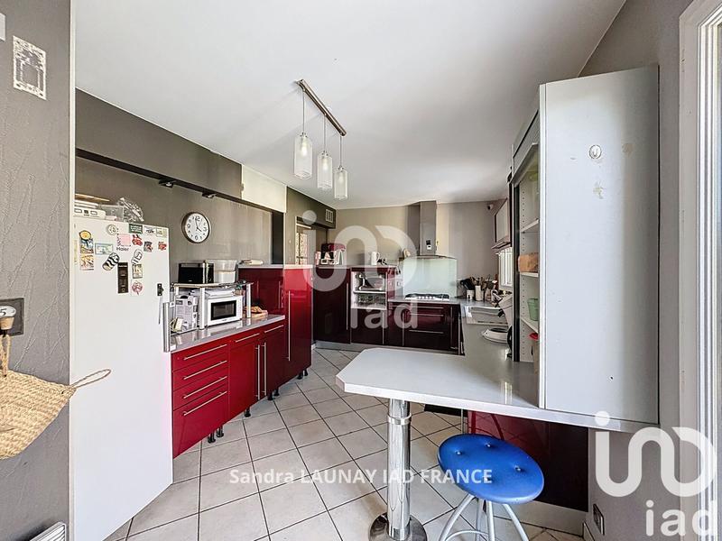 Maison - 202 m² - 8 pièces