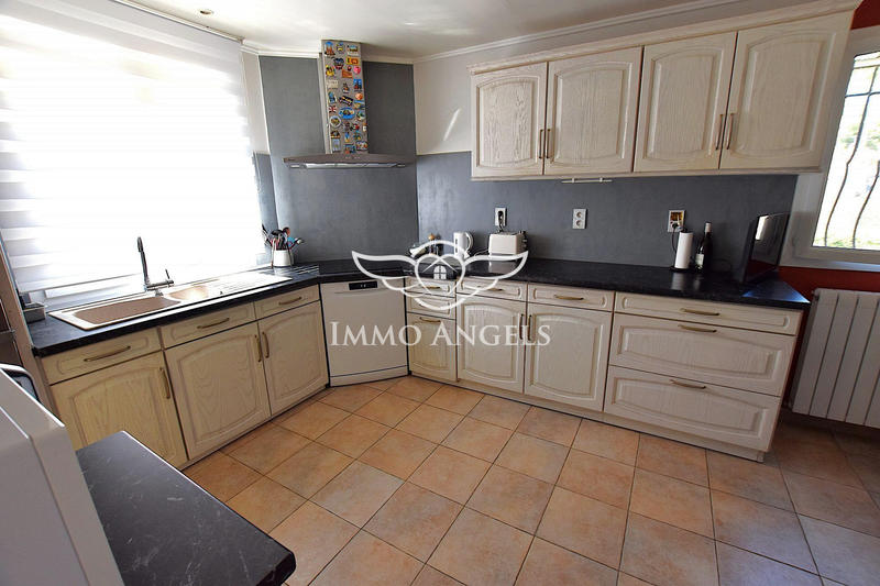 Villa - 206 m² - 9 pièces