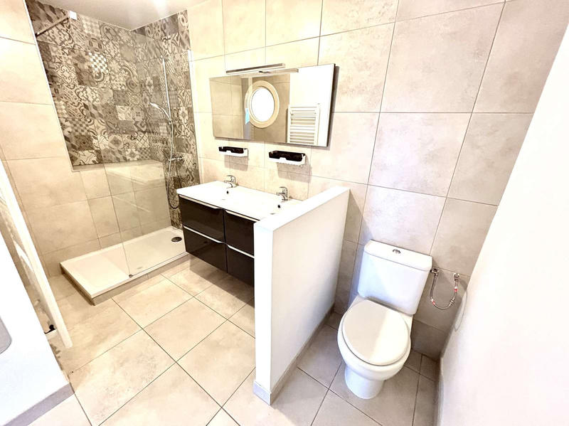 Appartement - 80 m² - 5 pièces