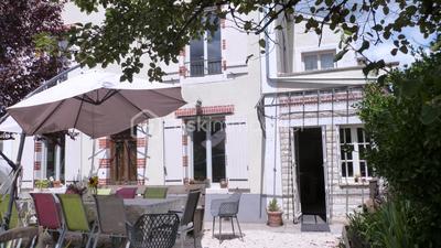 Maison de ville - 130 m² - 9 pièces