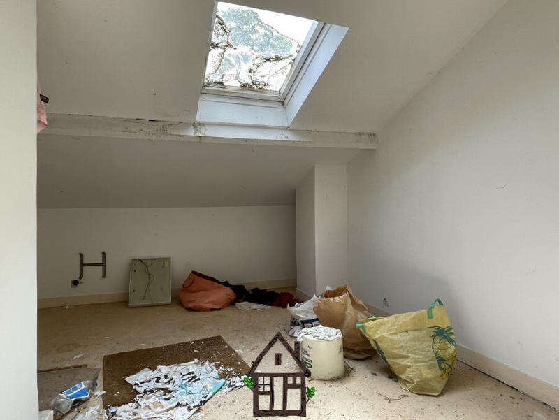 Maison - 270 m² - 16 pièces