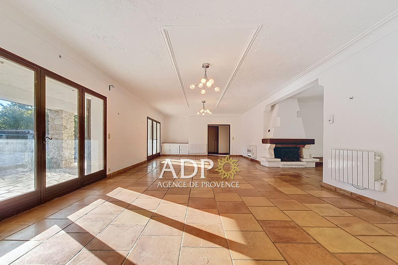 Propriété - 180 m² - 6 pièces