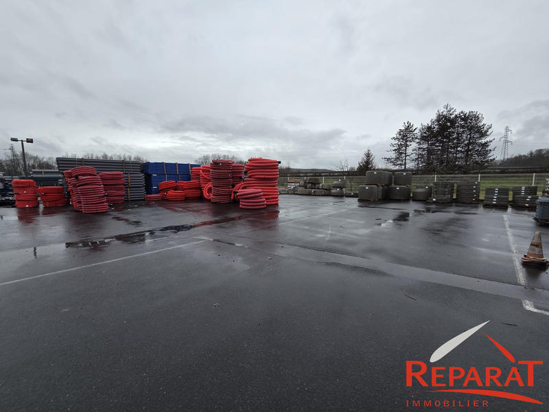 Local commercial - 1 100 m²