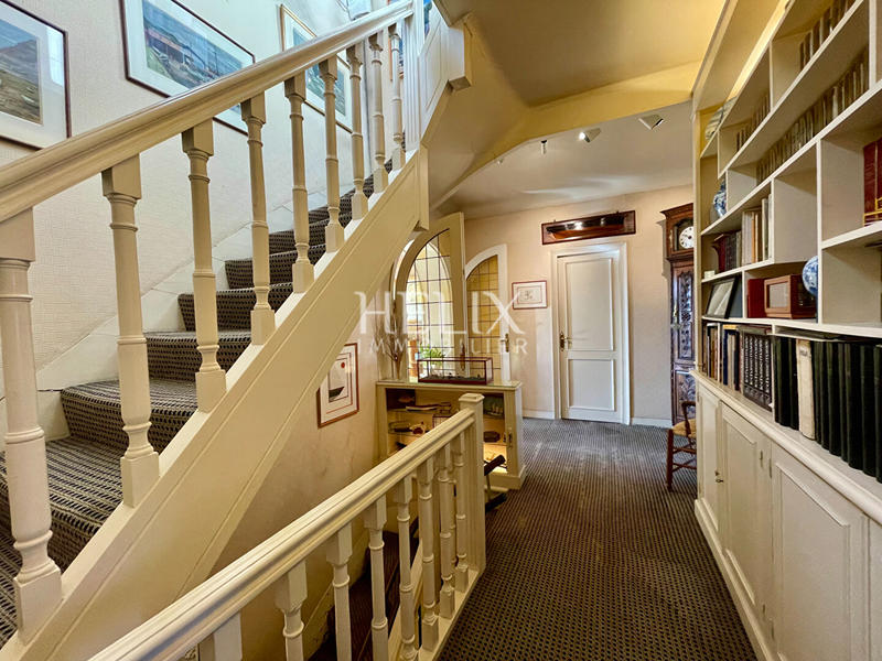 Maison - 200 m² - 7 pièces