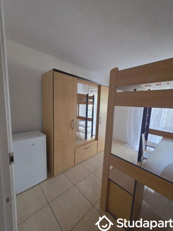 Chambre - 11 m² - 1 pièce