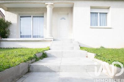 Maison - 200 m² - 8 pièces