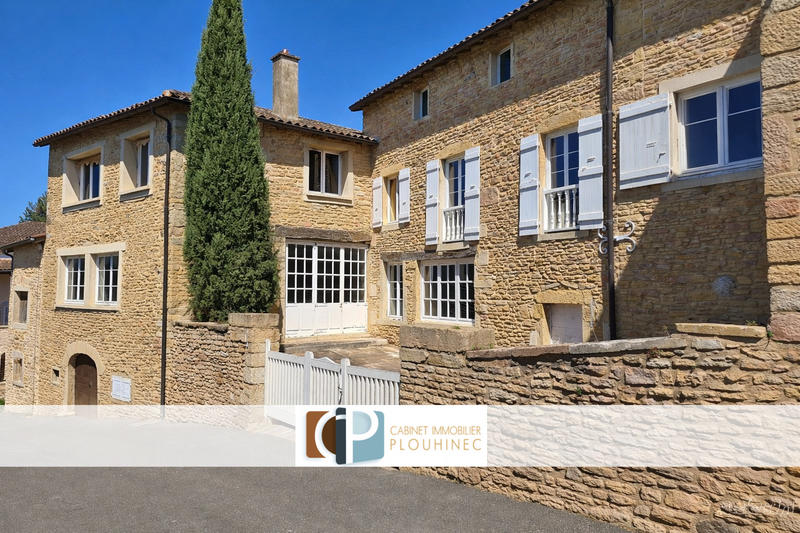 Maison - 332 m² - 9 pièces