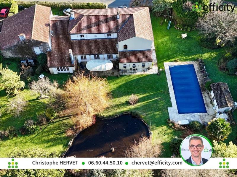 Maison - 380 m² - 11 pièces