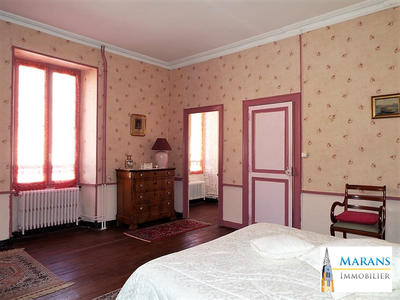 Maison - 180 m² - 8 pièces