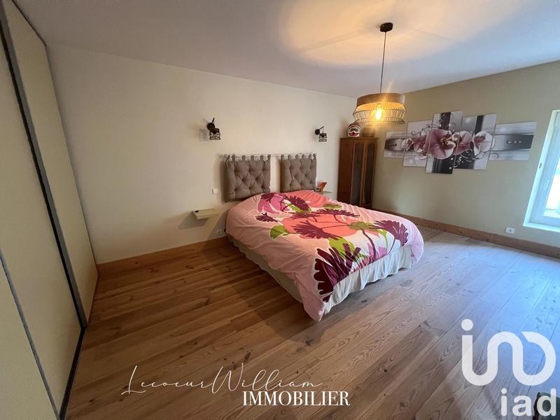 Maison - 236 m² - 8 pièces