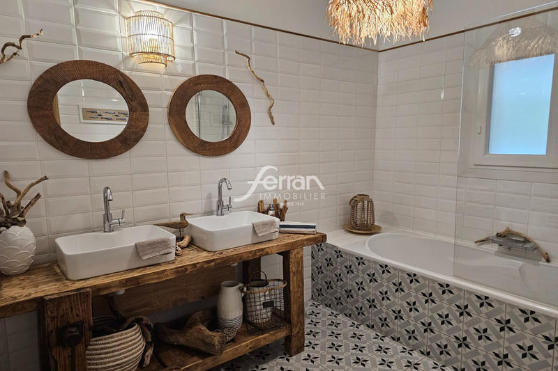 Maison - 200 m² - 7 pièces