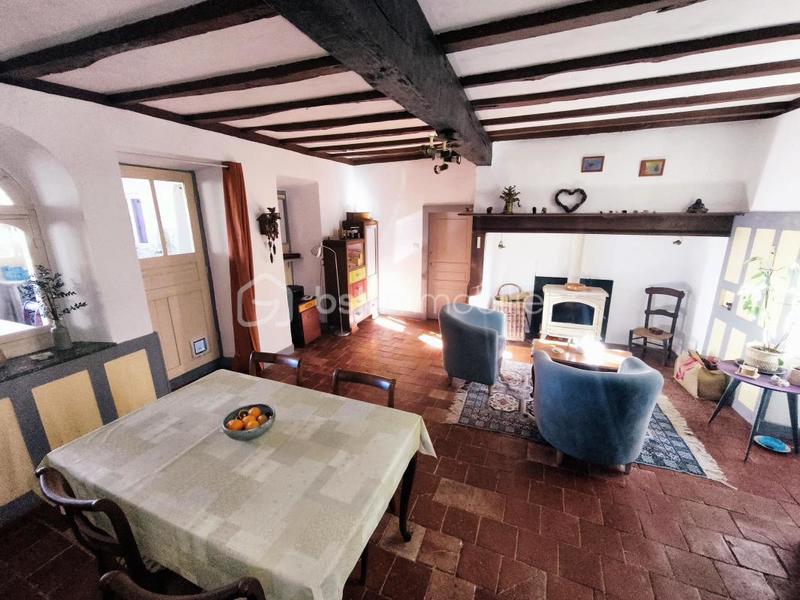 Propriété - 225 m² - 9 pièces