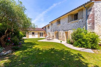 Maison - 400 m² - 8 pièces