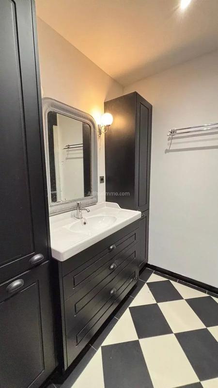 Appartement - 90 m² - 4 pièces