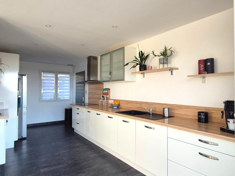 Maison - 121 m² - 5 pièces