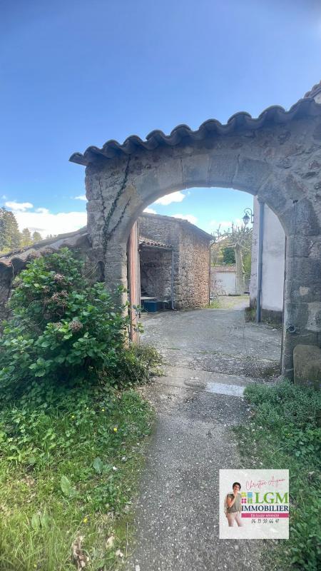 Maison - 457 m² - 13 pièces