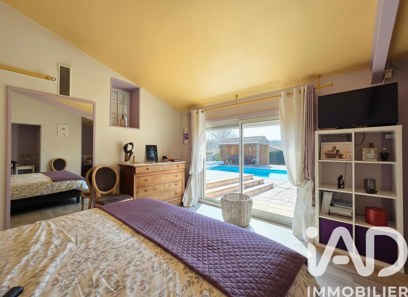 Maison - 224 m² - 8 pièces