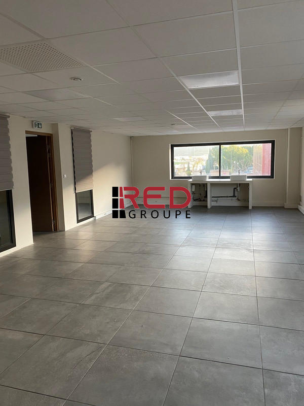 Local d'activités - 172 m²