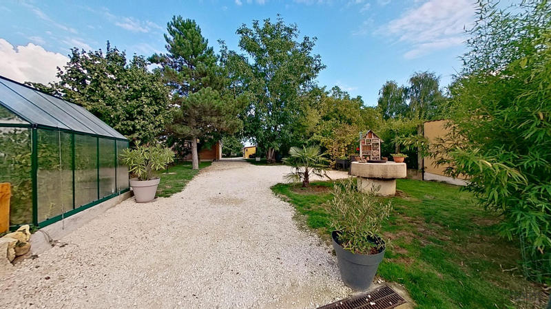 Maison - 218 m² - 7 pièces