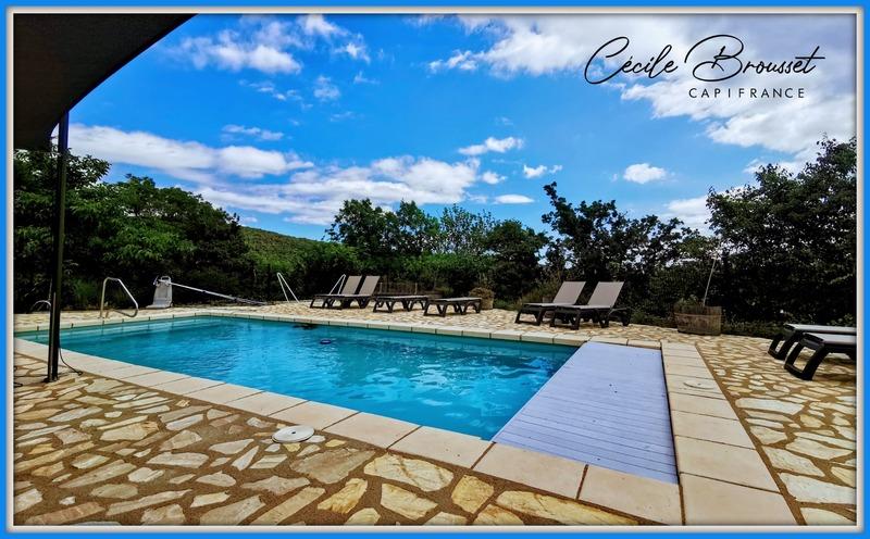 Propriété - 345 m² - 14 pièces