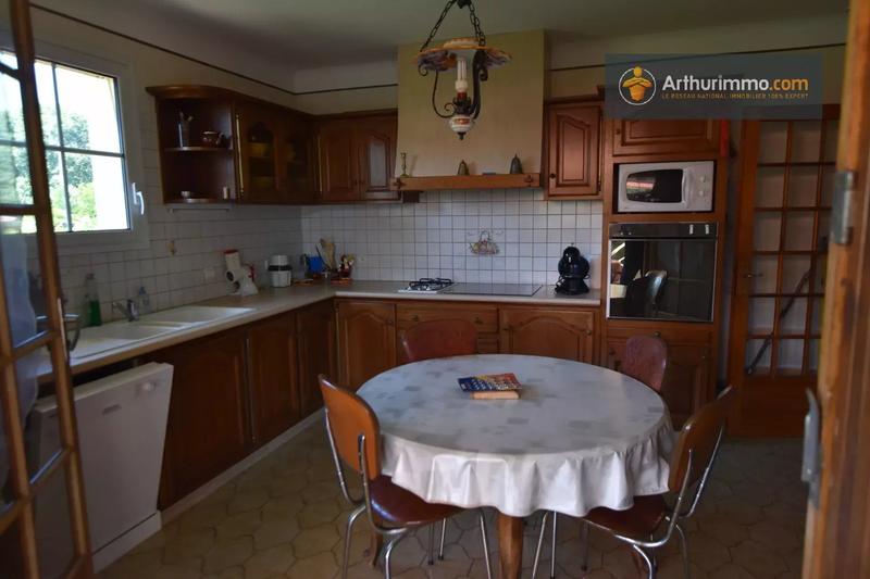 Maison - 270 m² - 8 pièces