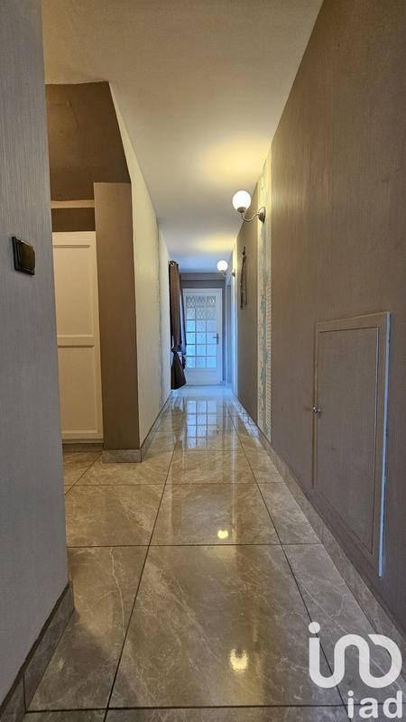 Maison - 226 m² - 7 pièces